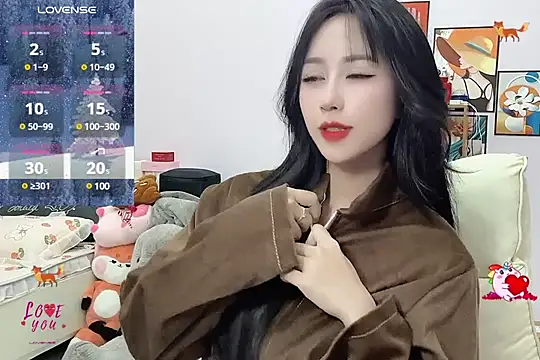  LLisa  online show from 10, 1, 2025