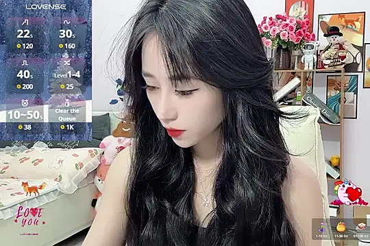  LLisa  online show from 13, 1, 2025