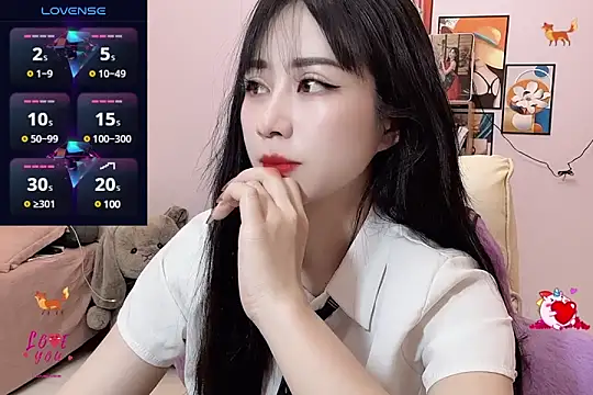  LLisa  online show from 5, 3, 2025