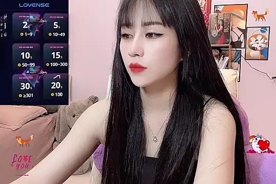  LLisa  online show from 6, 3, 2025