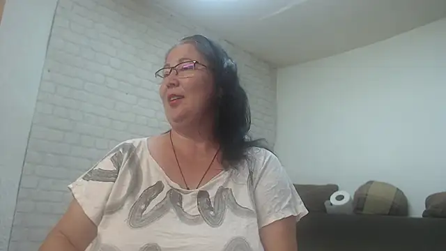 Snapshot of EmmaSquirt chatting on 4, 6, 2026 EmmaSquirt online show from 4, 6, 2026