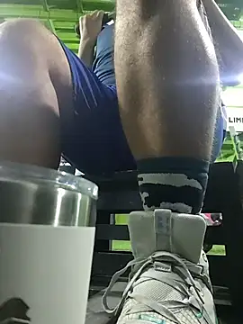 Snapshot of Evert_hairyboy chatting on 8, 10, 2025 Evert hairyboy online show from 8, 10, 2025