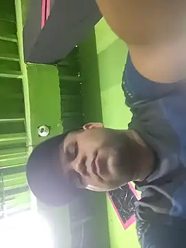 Snapshot of Evert_hairyboy chatting on 9, 10, 2025 Evert hairyboy online show from 9, 10, 2025