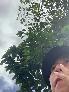 Snapshot of 2HotAsain4u chatting on 26, 10, 2025 2HotAsain4u online show from 26, 10, 2025