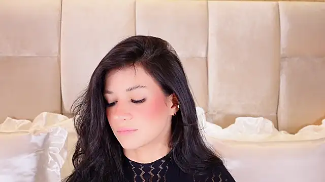 KiraKayleigh1 online show from 23, 2, 2026