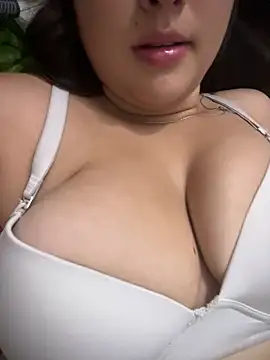 Snapshot of shirazz_najmm chatting on 4, 2, 2025 shirazz najmm online show from 4, 2, 2025