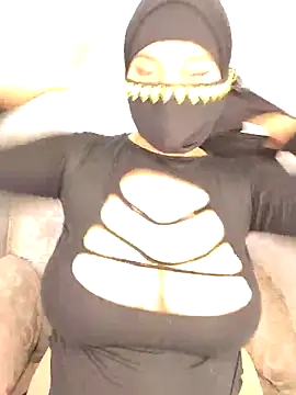 Snapshot of shirazz_najmm chatting on 3, 10, 2025 shirazz najmm online show from 3, 10, 2025