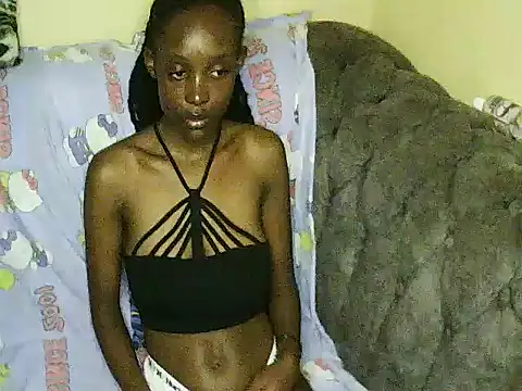 petite clara24 online show from 4, 10, 2025