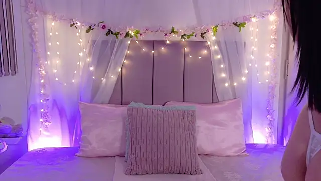 Julie Bennet online show from 24, 2, 2026