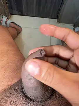 Snapshot of Cum_on_your_tityyy chatting on 19, 11, 2025 Cum on your tityyy online show from 19, 11, 2025