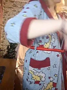 Snapshot of _Kitti_ chatting on 25, 12, 2024 Kitti online show from 25, 12, 2024