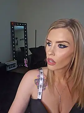 Snapshot of ellieconradxo chatting on 4, 6, 2026 ellieconradxo online show from 4, 6, 2026