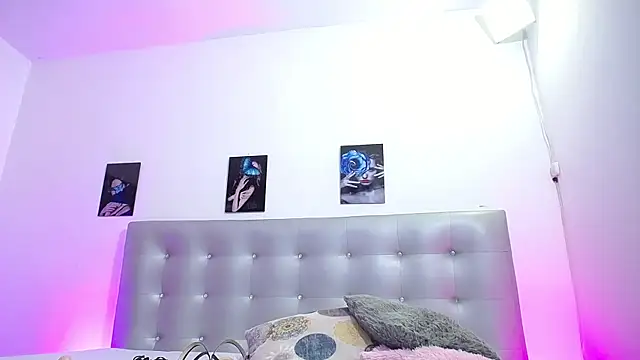 horny-juliette online show from 2, 6, 2026