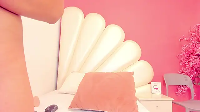 Keyla Brooks online show from 7, 3, 2025