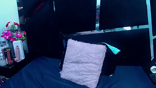 Snapshot of Cocoo_Nuth chatting on 20, 12, 2024 Cocoo Nuth online show from 20, 12, 2024