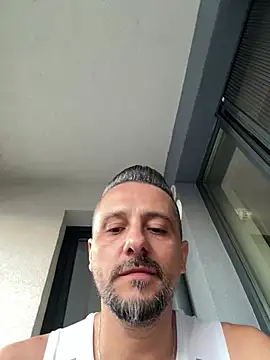 Snapshot of InsaneMattt chatting on 4, 8, 2026 InsaneMattt online show from 4, 8, 2026