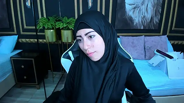 chaymae nah  online show from 25, 1, 2025