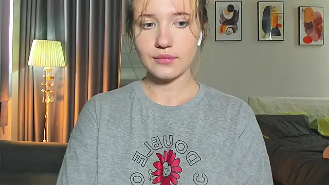 HanahCute online show from 26, 2, 2025