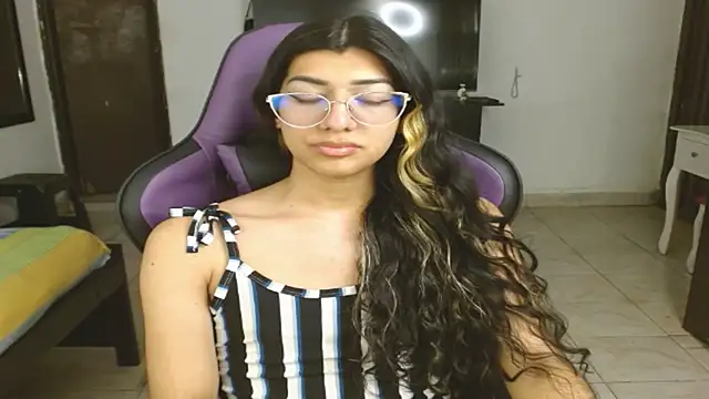 Snapshot of engielphoenis14 chatting on 13, 2, 2025 engielphoenis14 online show from 13, 2, 2025