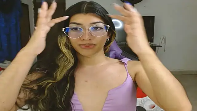 Snapshot of engielphoenis14 chatting on 4, 3, 2025 engielphoenis14 online show from 4, 3, 2025