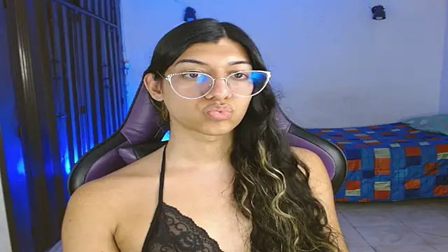 Snapshot of engielphoenis14 chatting on 29, 10, 2025 engielphoenis14 online show from 29, 10, 2025