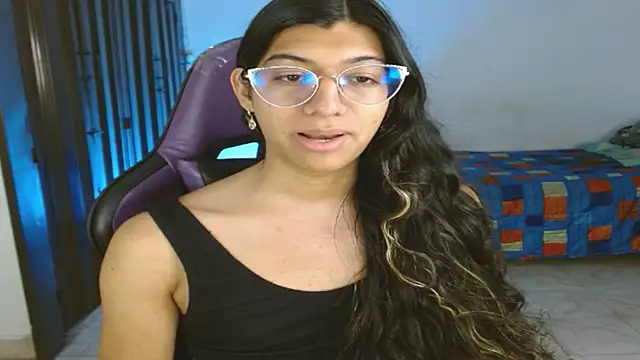 Snapshot of engielphoenis14 chatting on 30, 11, 2025 engielphoenis14 online show from 30, 11, 2025