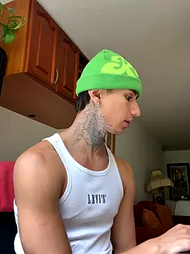 Snapshot of ArchiGoldd chatting on 23, 9, 2025 ArchiGoldd online show from 23, 9, 2025