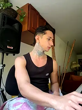 Snapshot of ArchiGoldd chatting on 25, 9, 2025 ArchiGoldd online show from 25, 9, 2025