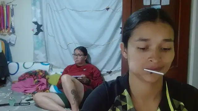 Snapshot of clayre_and_jill chatting on 14, 11, 2025 clayre and jill online show from 14, 11, 2025