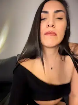 Snapshot of alessandra-a chatting on 4, 6, 2026 alessandra-a online show from 4, 6, 2026