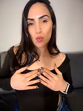 Snapshot of alessandra-a chatting on 2, 7, 2026 alessandra-a online show from 2, 7, 2026
