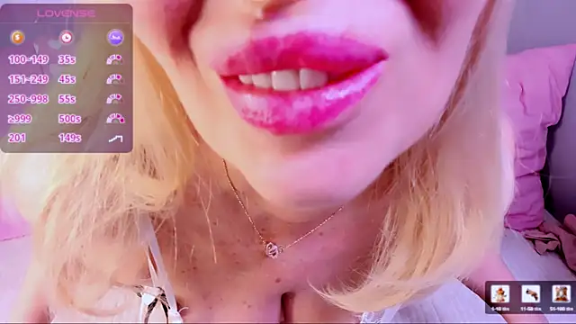 Snapshot of Scarlett_Mai chatting on 17, 5, 2026 Scarlett Mai online show from 17, 5, 2026