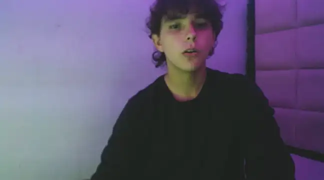 Snapshot of Dani_cumboy chatting on 15, 12, 2024 Dani cumboy online show from 15, 12, 2024