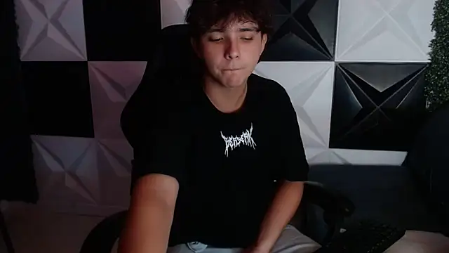 Snapshot of Dani_cumboy chatting on 8, 1, 2025 Dani cumboy online show from 8, 1, 2025