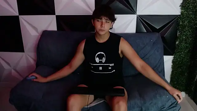 Snapshot of Dani_cumboy chatting on 16, 1, 2025 Dani cumboy online show from 16, 1, 2025