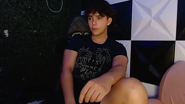 Snapshot of Dani_cumboy chatting on 19, 2, 2025 Dani cumboy online show from 19, 2, 2025