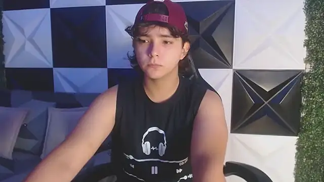 Snapshot of Dani_cumboy chatting on 17, 3, 2025 Dani cumboy online show from 17, 3, 2025