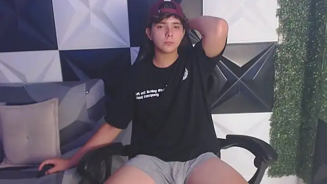 Snapshot of Dani_cumboy chatting on 20, 3, 2025 Dani cumboy online show from 20, 3, 2025