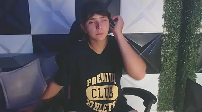 Snapshot of Dani_cumboy chatting on 21, 3, 2025 Dani cumboy online show from 21, 3, 2025