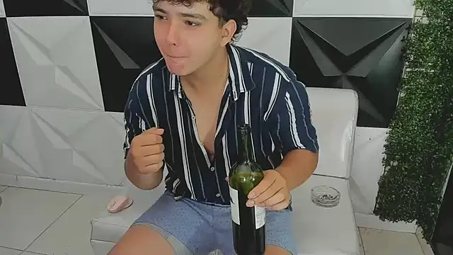 Snapshot of Dani_cumboy chatting on 10, 10, 2025 Dani cumboy online show from 10, 10, 2025