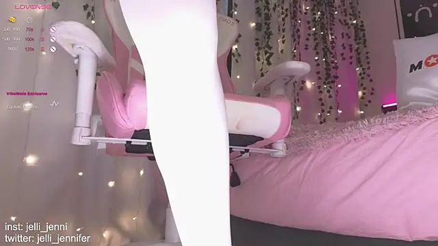 Snapshot of jelli_jenni chatting on 27, 12, 2024 jelli jenni online show from 27, 12, 2024