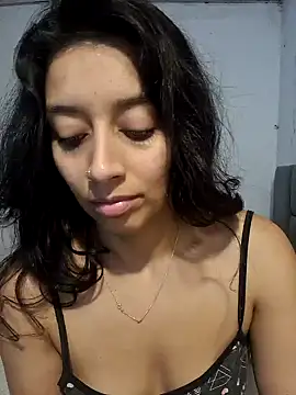 BrittanyDiaz online show from 4, 2, 2025