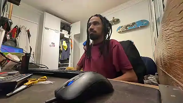 Snapshot of hotcamboy420 chatting on 12, 12, 2024 hotcamboy420 online show from 12, 12, 2024