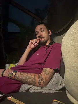 Snapshot of hotcamboy420 chatting on 27, 12, 2024 hotcamboy420 online show from 27, 12, 2024