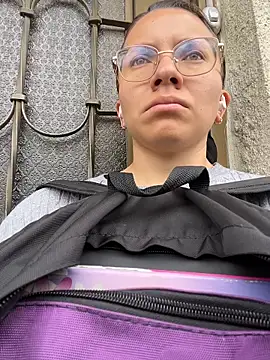 karlamorris  online show from 3, 2, 2026