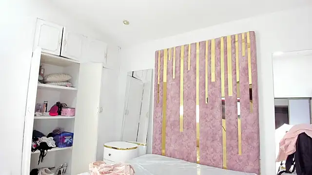 LeahxBarker online show from 24, 1, 2025