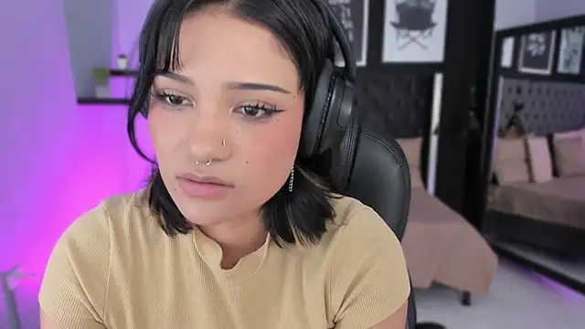 Snapshot of renee_shelby_ chatting on 12, 3, 2026 renee shelby online show from 12, 3, 2026