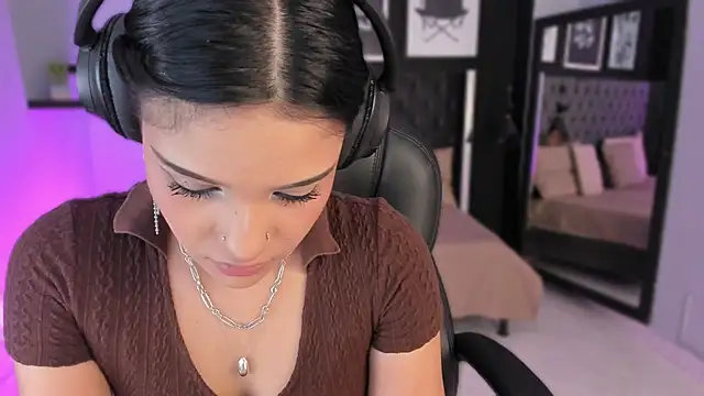 Snapshot of renee_shelby_ chatting on 14, 3, 2026 renee shelby online show from 14, 3, 2026