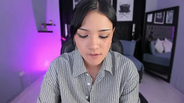 Snapshot of renee_shelby_ chatting on 18, 3, 2026 renee shelby online show from 18, 3, 2026