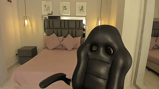 Snapshot of renee_shelby_ chatting on 30, 3, 2026 renee shelby online show from 30, 3, 2026